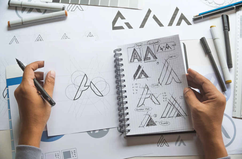 logo-graphiste-esquisse-design